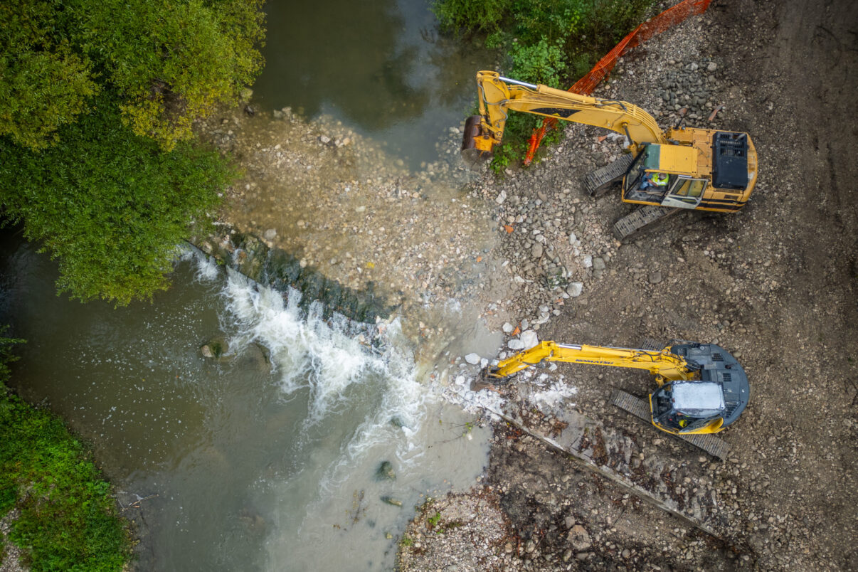 Barrier removal on the Liri river in the Central Apennines, Italy.